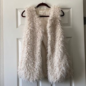 Two by Vince Camuto Oversized Shaggy Faux Fur Vest